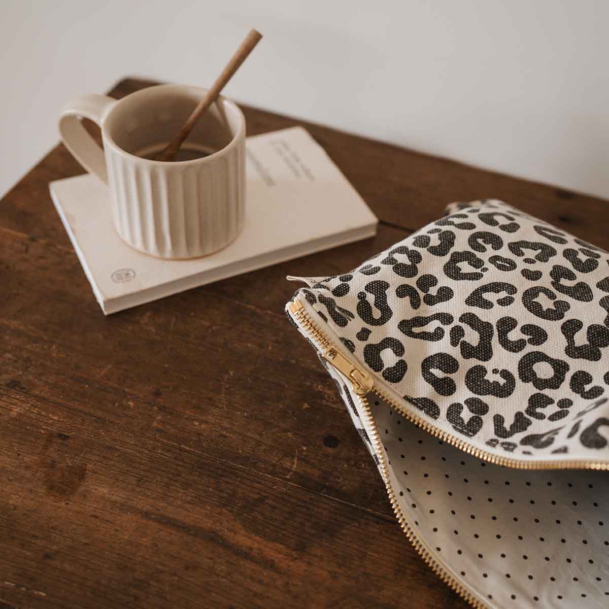 Rose in April LILI GRAOU GREIGE CLUTCH