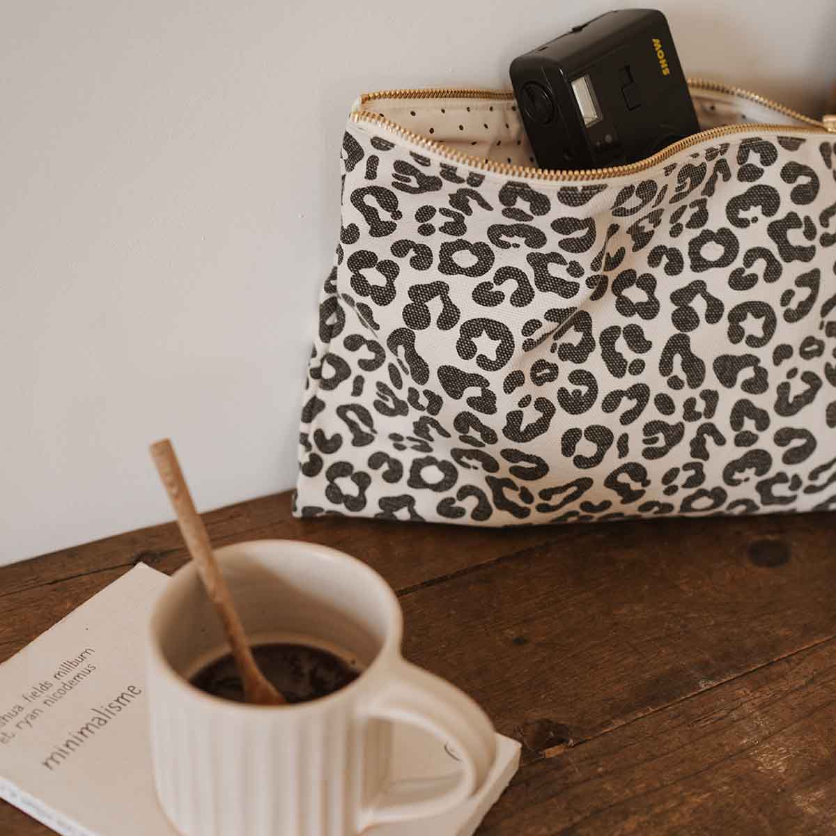 Rose in April LILI GRAOU GREIGE CLUTCH