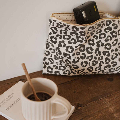 Rose in April LILI GRAOU GREIGE CLUTCH