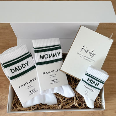 Famvibes Geschenkbox Familybox Striped mit Karte