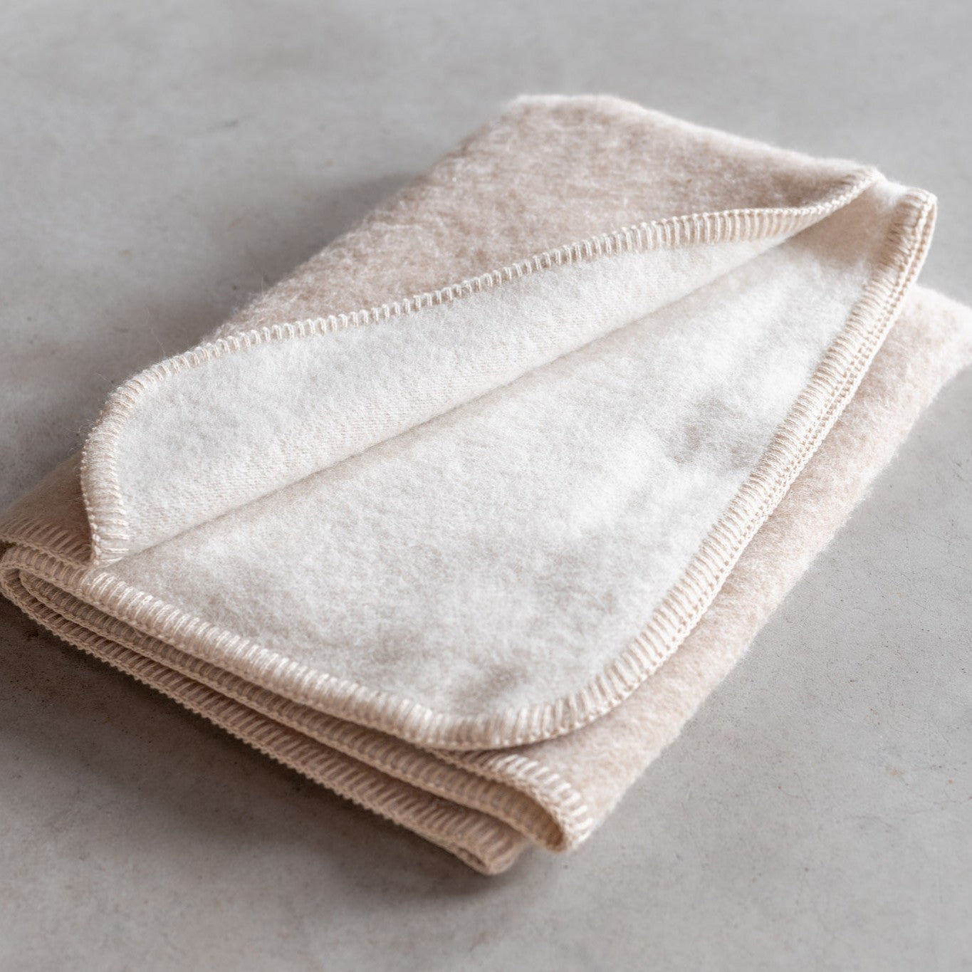 van Buren Babydecke aus Alpakawolle 100x75 beige