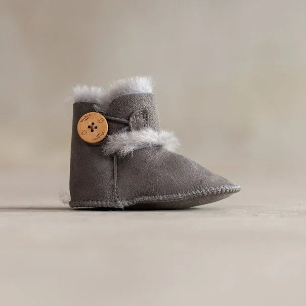 van Buren Babyschuhe aus Lammfell Davin grau