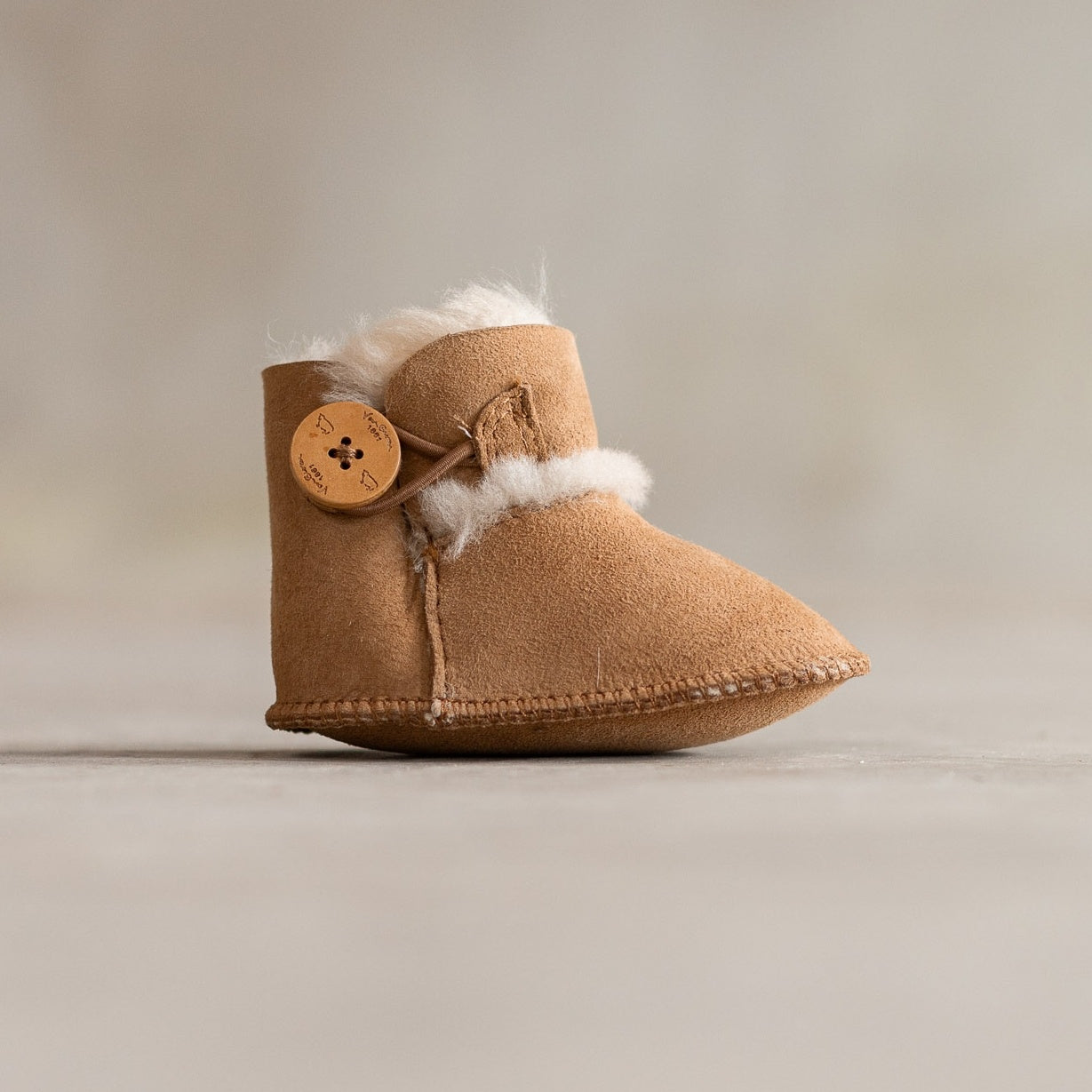 van Buren Babyschuhe aus Lammfell Davin camel