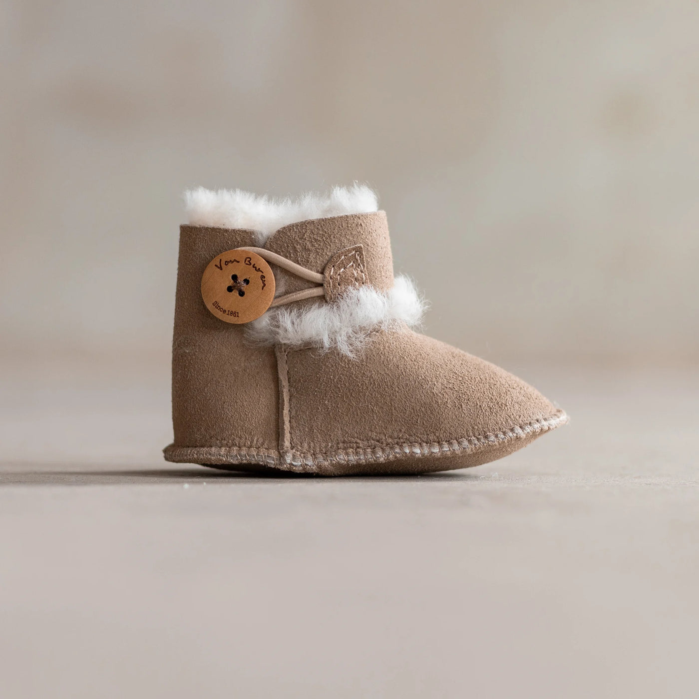 van Buren Babyschuhe aus Lammfell Davin taupe